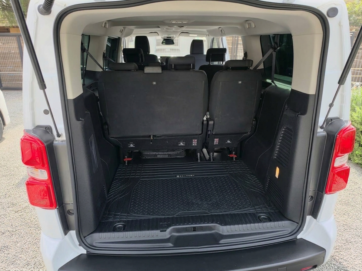 Peugeot Traveller MCA 2026 - maletero